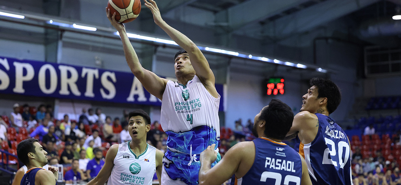 Soyud holds fort as Phoenix survives Meralco - News | PBA - The ...